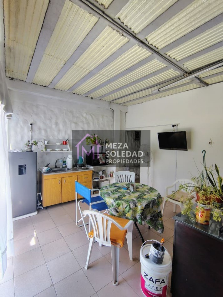 CASA CON DEPARTAMENTO 