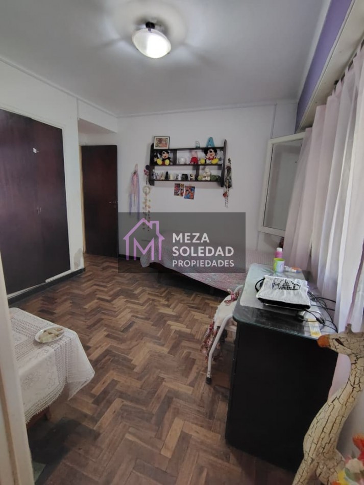 CASA CON DEPARTAMENTO 