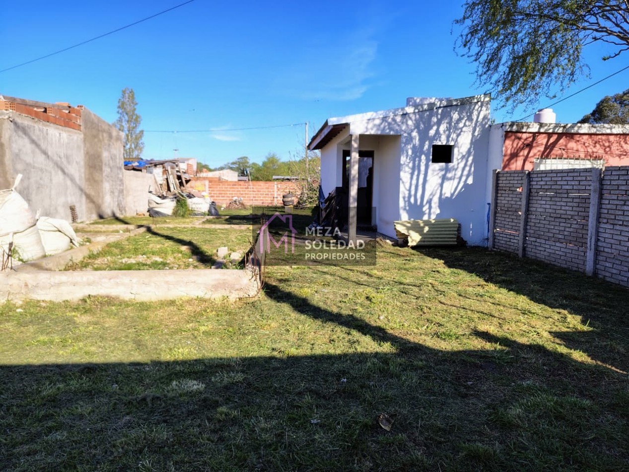 LOTE CON CIMIENTOS Y MONOAMBIENTE 